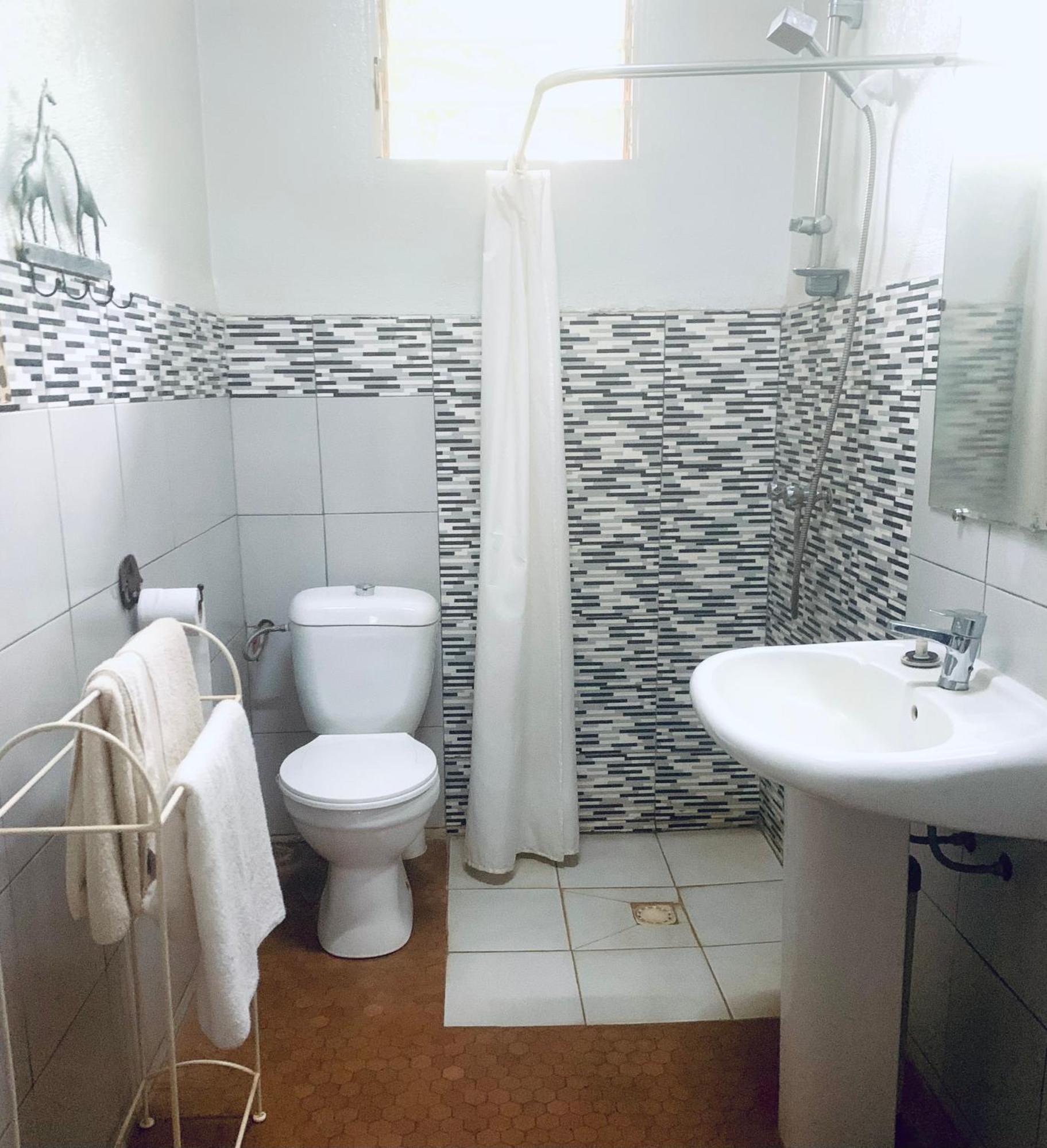 Hotel Ricardo Ουαγκαντουγκού Εξωτερικό φωτογραφία